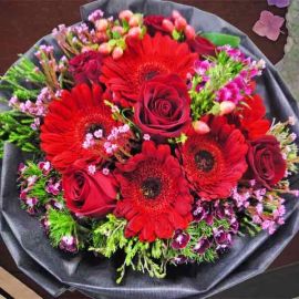 5 Roses, 5 Gerbera, Hypericum & Sweet William Flowers Hand Bouquet