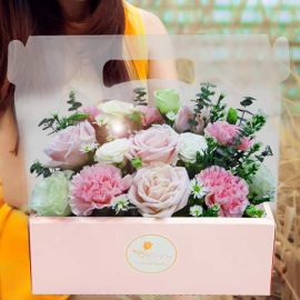 Roses & Carnation in Hand Carry Gift Box