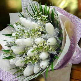 20 White Tulips Handbouquet ( Kindly order 1 day in advance )
