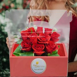 10 Red Roses in Hand Carry Gift Box